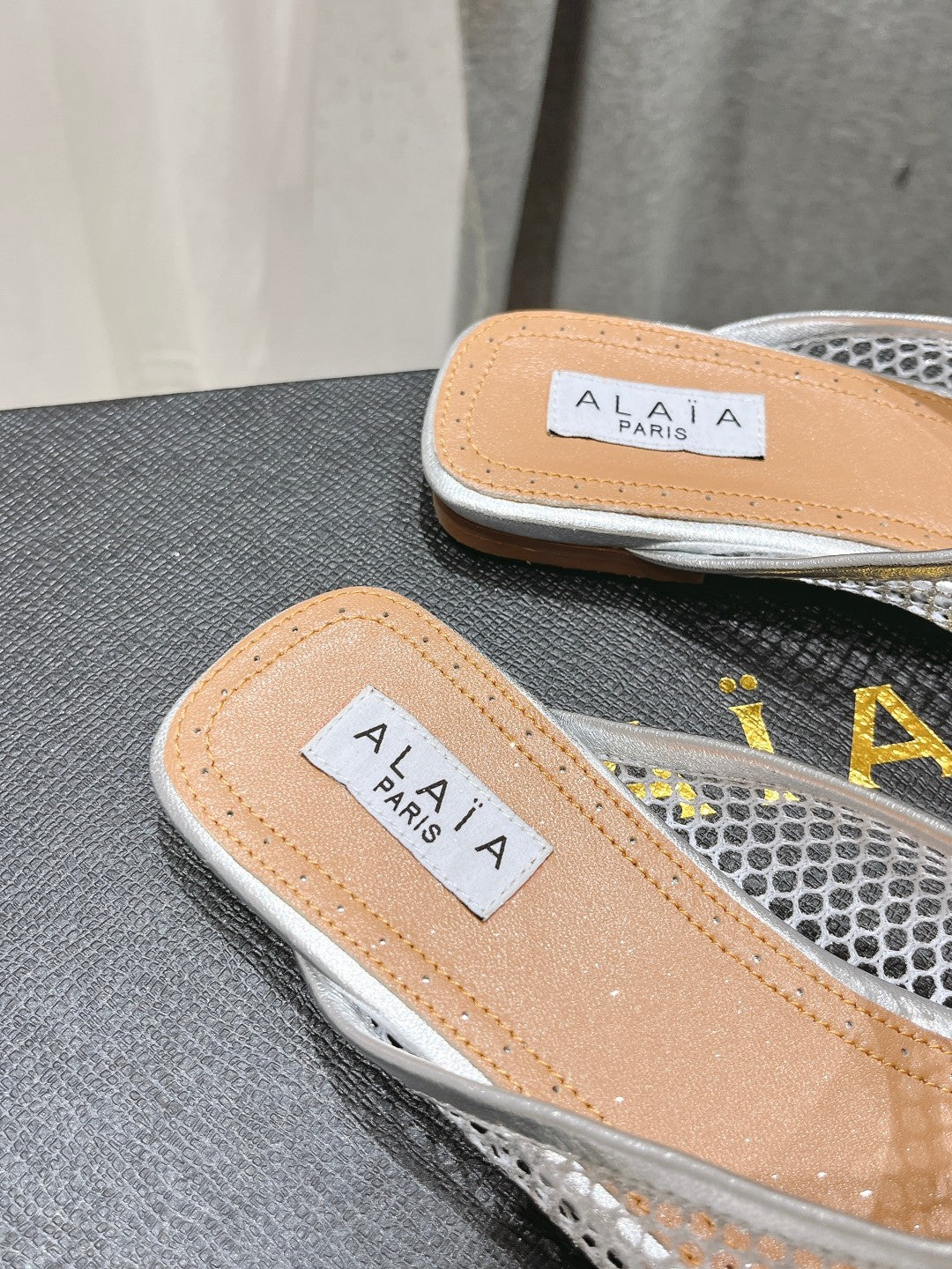【関税&送料込】Alaia Mesh Mules ALAIA Mesh Flat Mules | Neiman Marcus