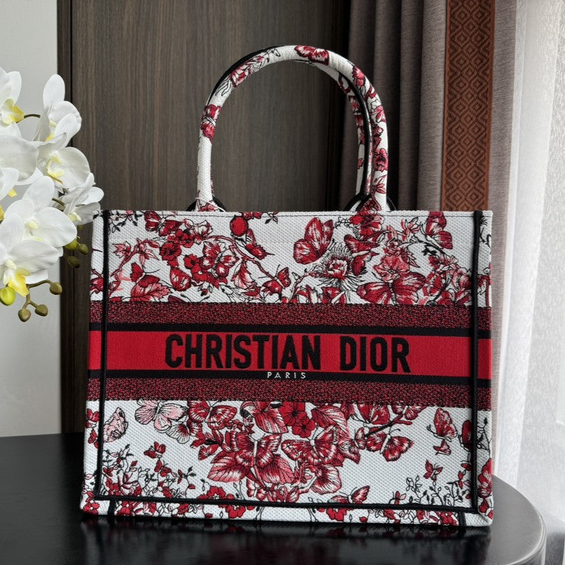 Dior must book tote butterfly